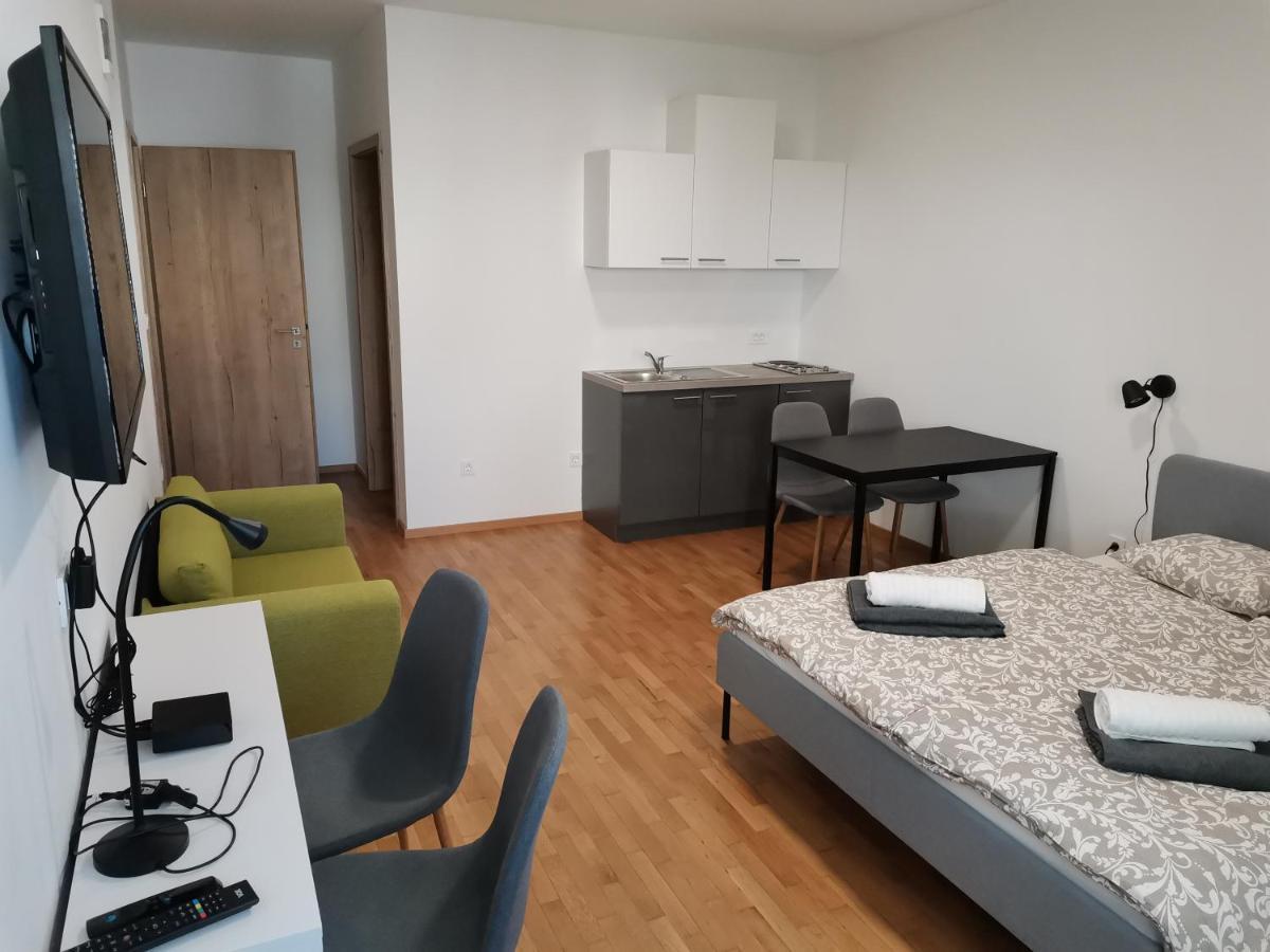 Pubyland Rooms & Apartments Rogatec Esterno foto