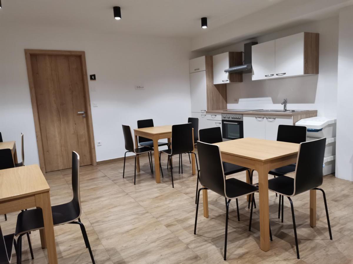 Pubyland Rooms & Apartments Rogatec Esterno foto