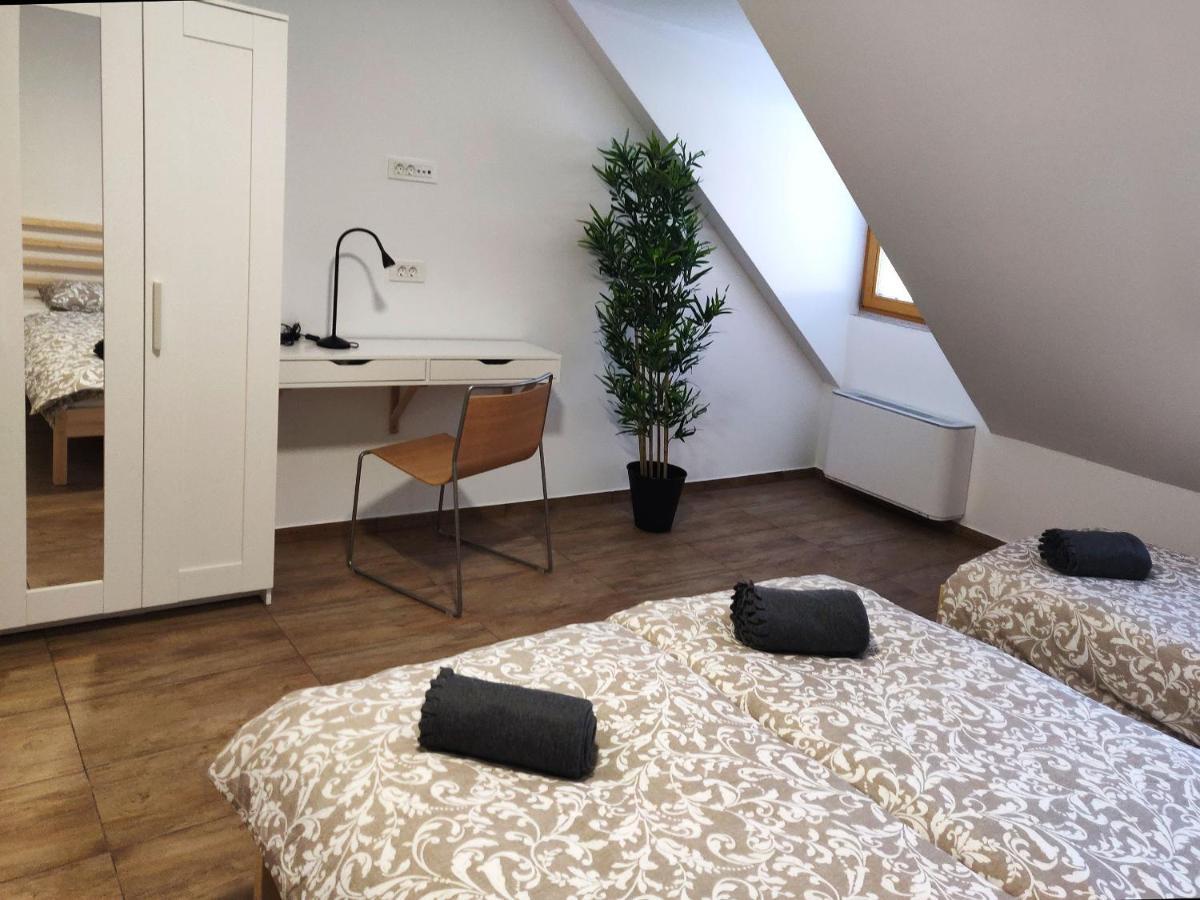 Pubyland Rooms & Apartments Rogatec Esterno foto