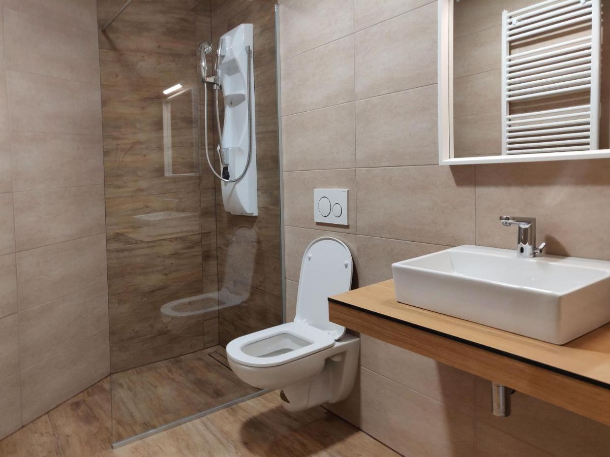 Pubyland Rooms & Apartments Rogatec Esterno foto