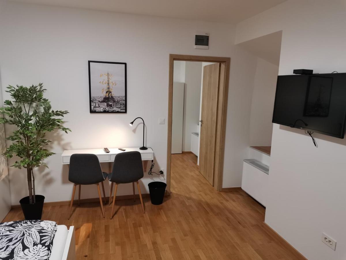 Pubyland Rooms & Apartments Rogatec Esterno foto